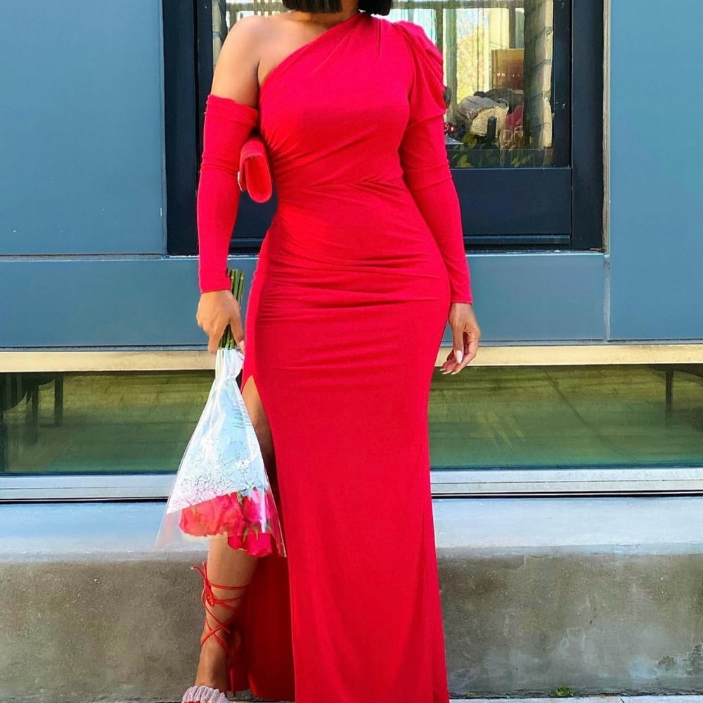 Elegant Red One-Shoulder Dress